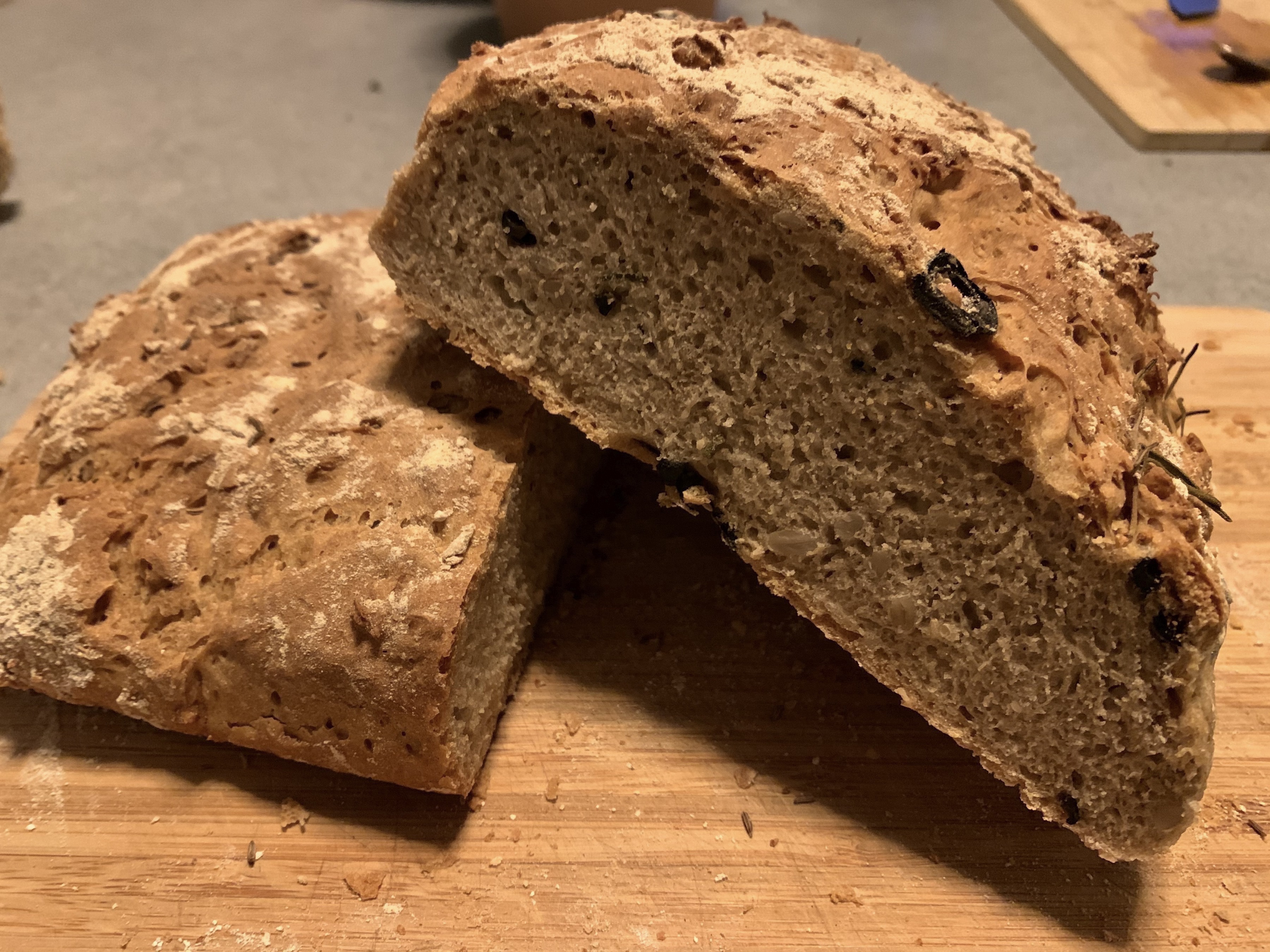 So einfach war Brot backen noch nie - 4 Zutaten